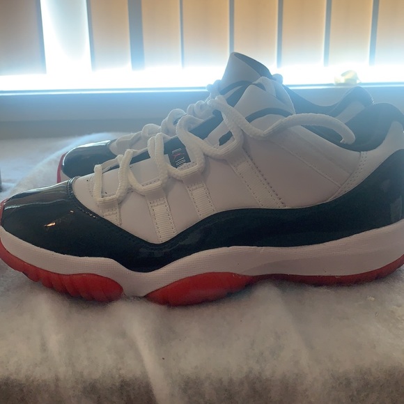 Jordan 11s - Picture 4 of 5